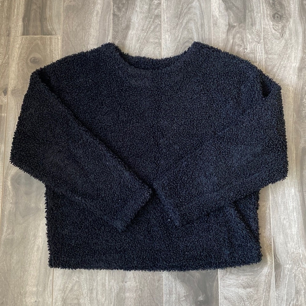 Women’s Uniqlo fluffy cropped sweater